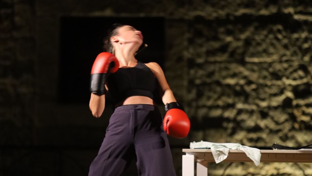 Copertina Bandiera Bianca, spettacolo tragicomico sul lavoro